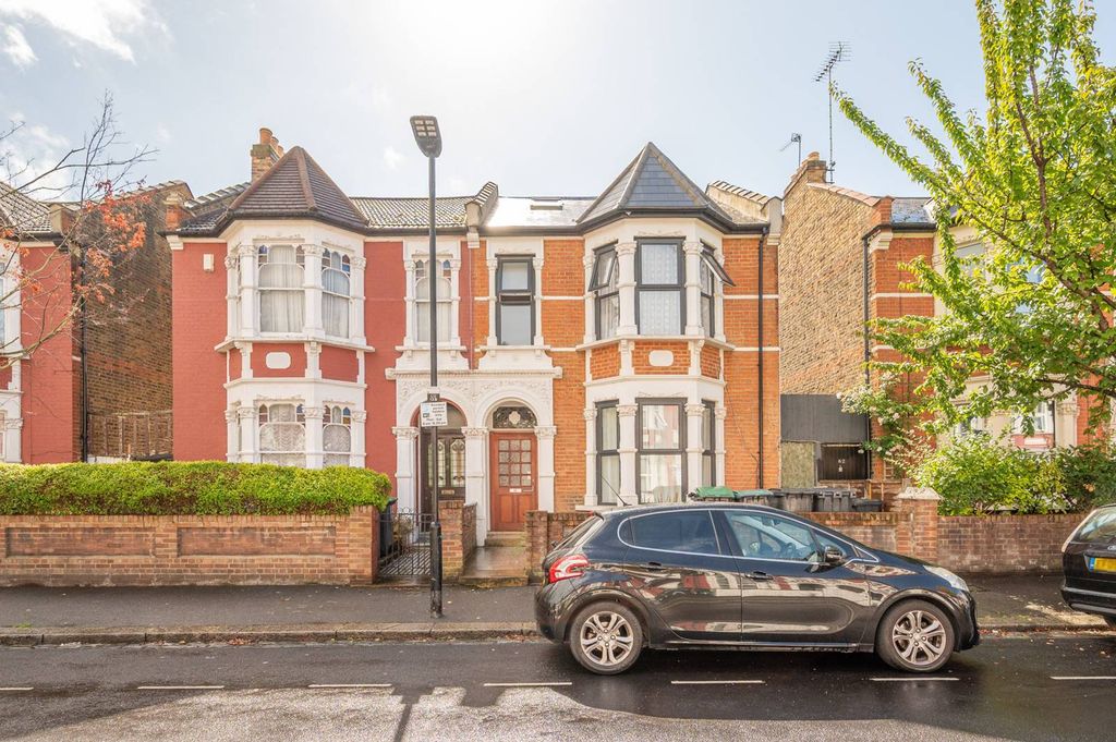 Property photo 2 of 20