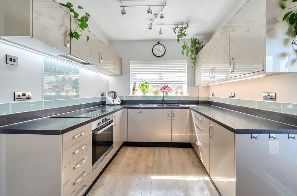 Property photo 2 of 22 1492665-16-6A5E46...