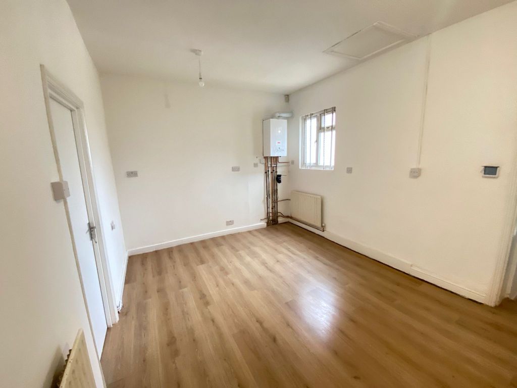 Property photo 2 of 6 Gallery