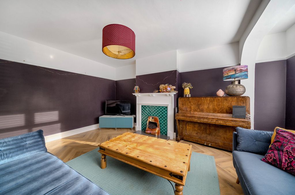 Property photo 3 of 30 1386807-3-69343ba...