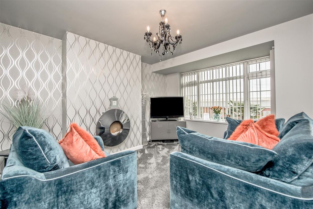 Property photo 2 of 26 Living Room: