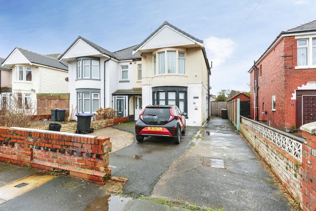 Property photo 2 of 17 Pbox-Img.Jpg