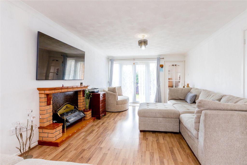 Property photo 2 of 10 Living Room