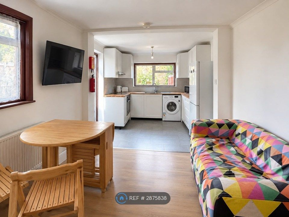 Property photo 2 of 7 Dining Area / Tv