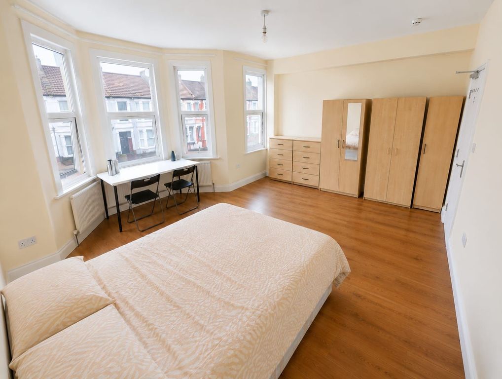 Property photo 1 of 3