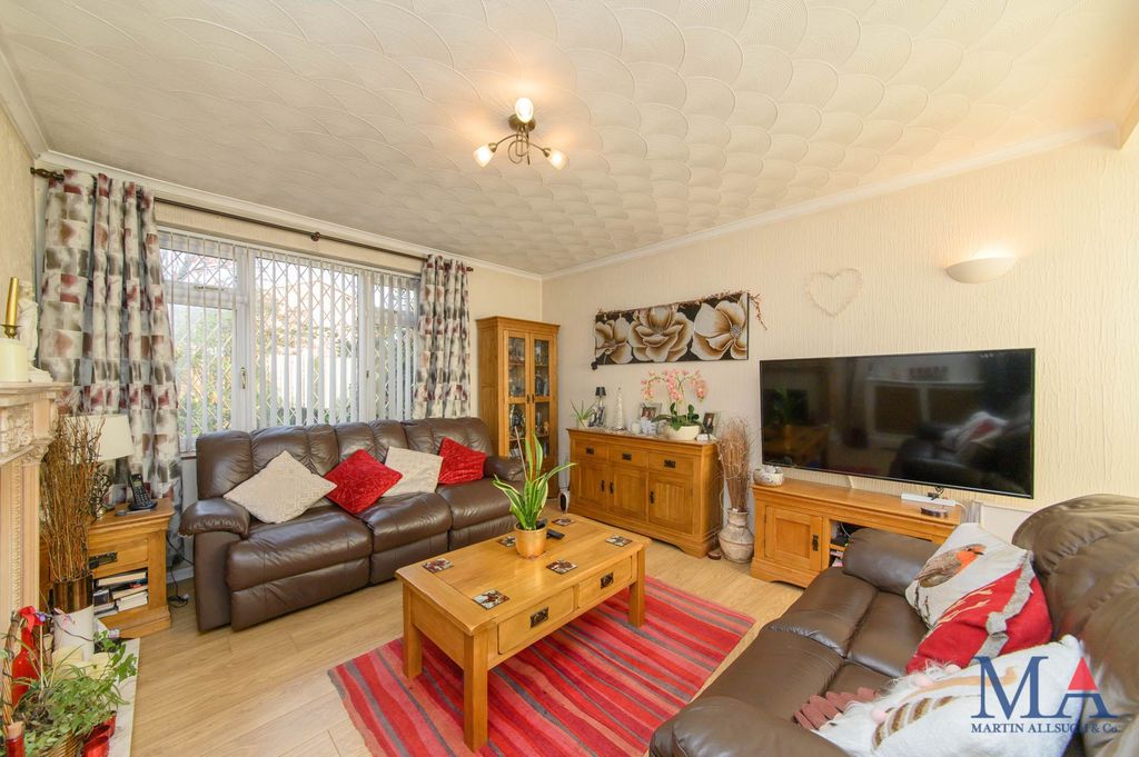 Property photo 2 of 24