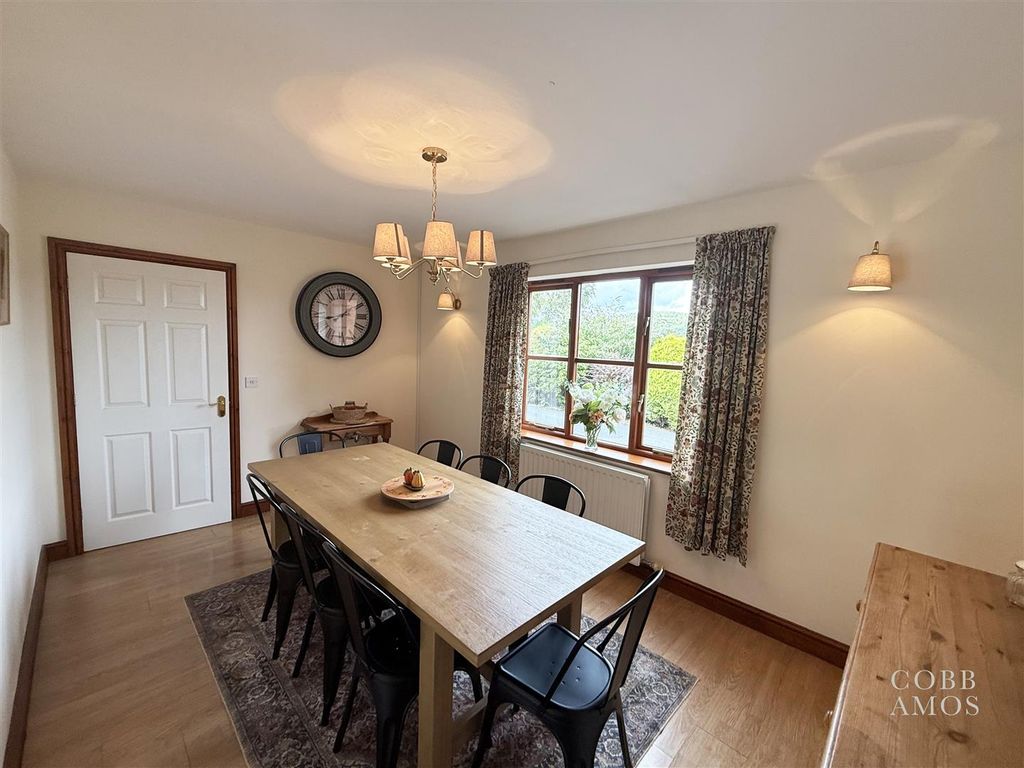 Property photo 3 of 19 Image00061.Jpg