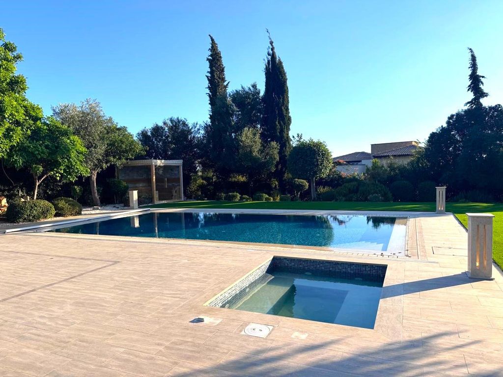 Property photo 2 of 29