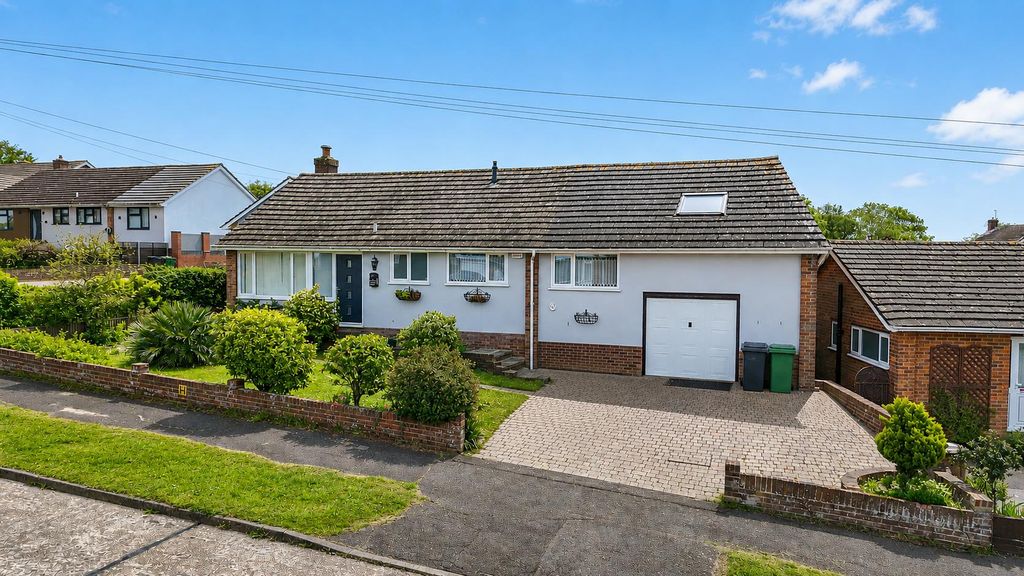 Property photo 1 of 33 4797E9B7-7F28-46c4-87E6-7Eaf6799B2c3.Png