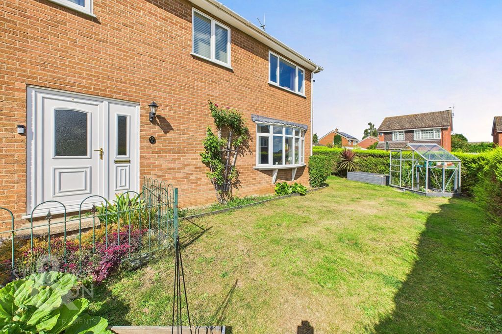 Property photo 3 of 28