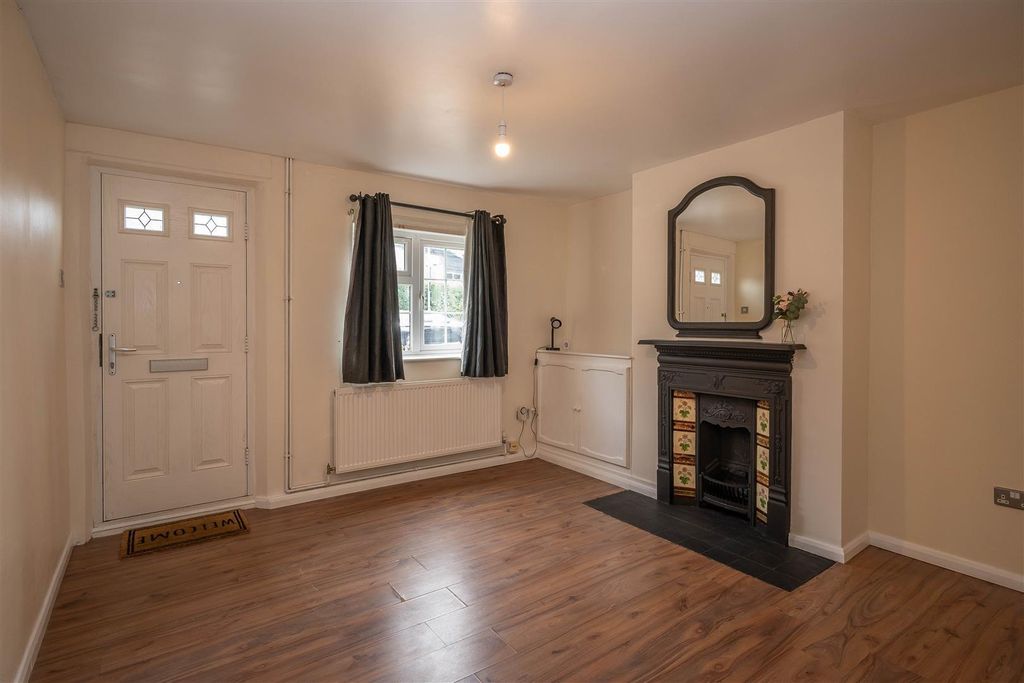 Property photo 2 of 9 Ongar 2.Jpg