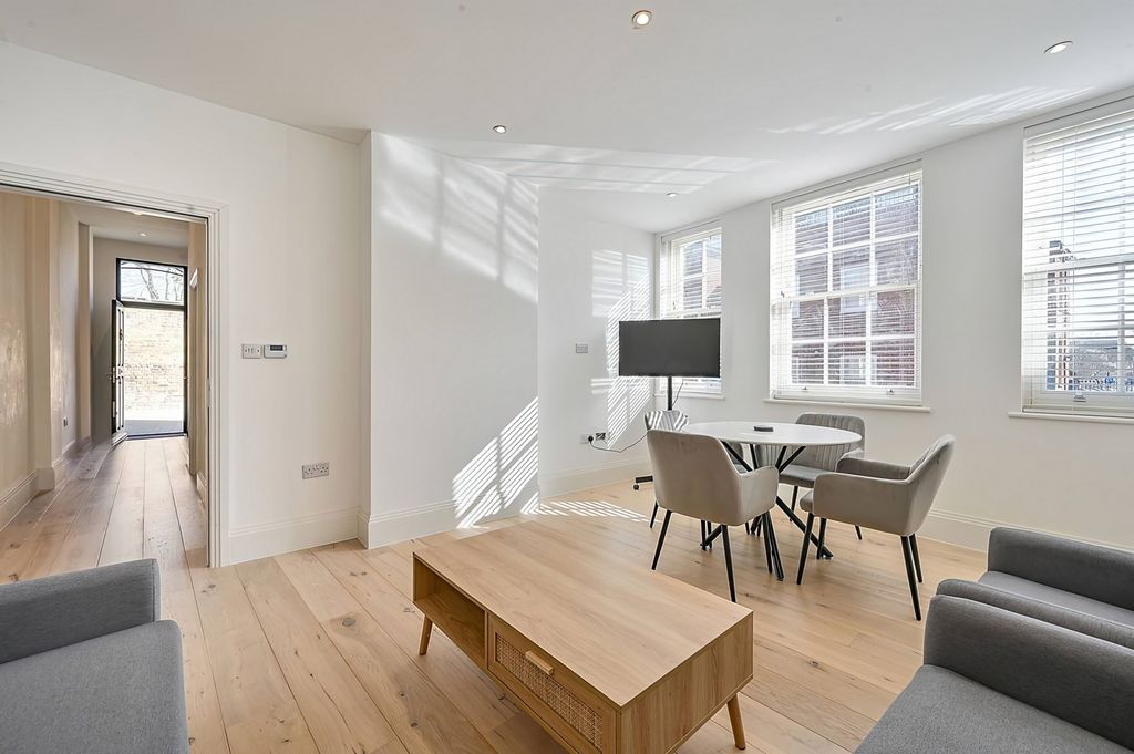 Property photo 3 of 13 Photo 3