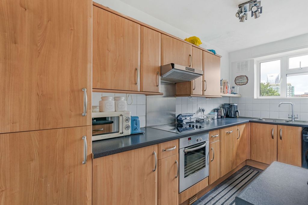 Property photo 3 of 11