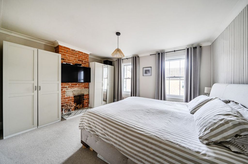 Property photo 3 of 13 147005256A1Ea682Dce82