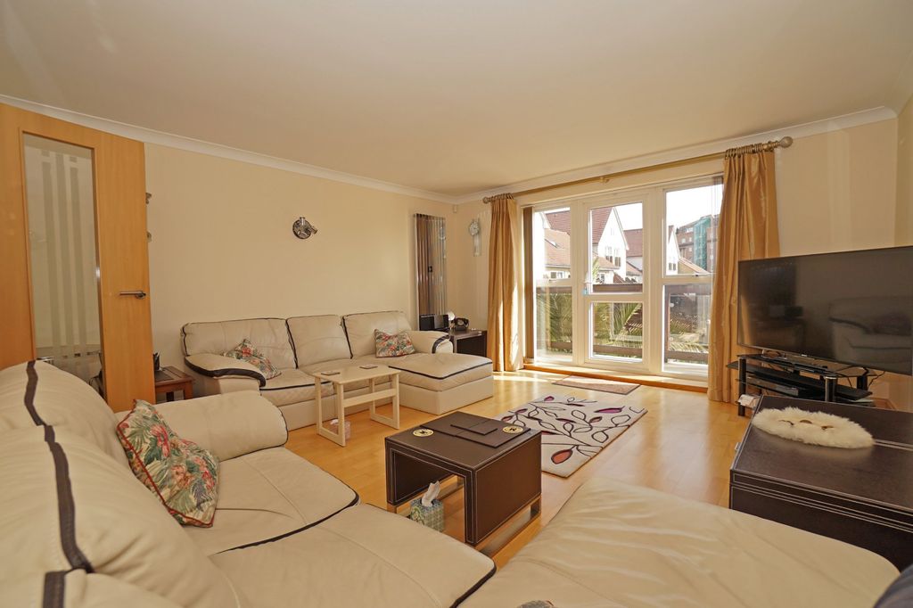 Property photo 3 of 35