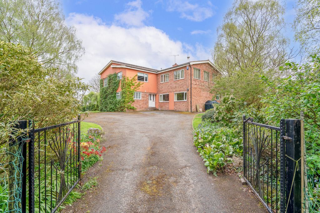 Property photo 2 of 46