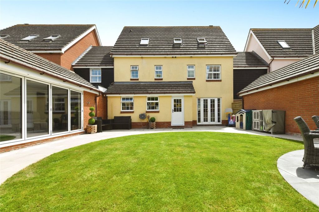Property photo 2 of 17 Picture No. 12