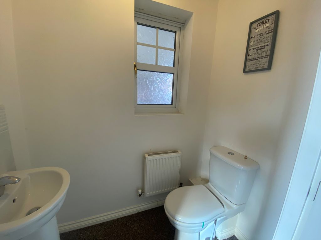 Property photo 3 of 7 WC