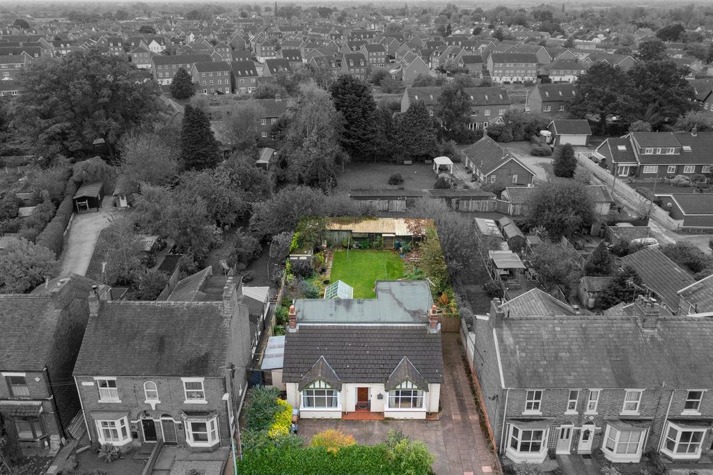 Property photo 2 of 23 76Londonroad-22.Jpg