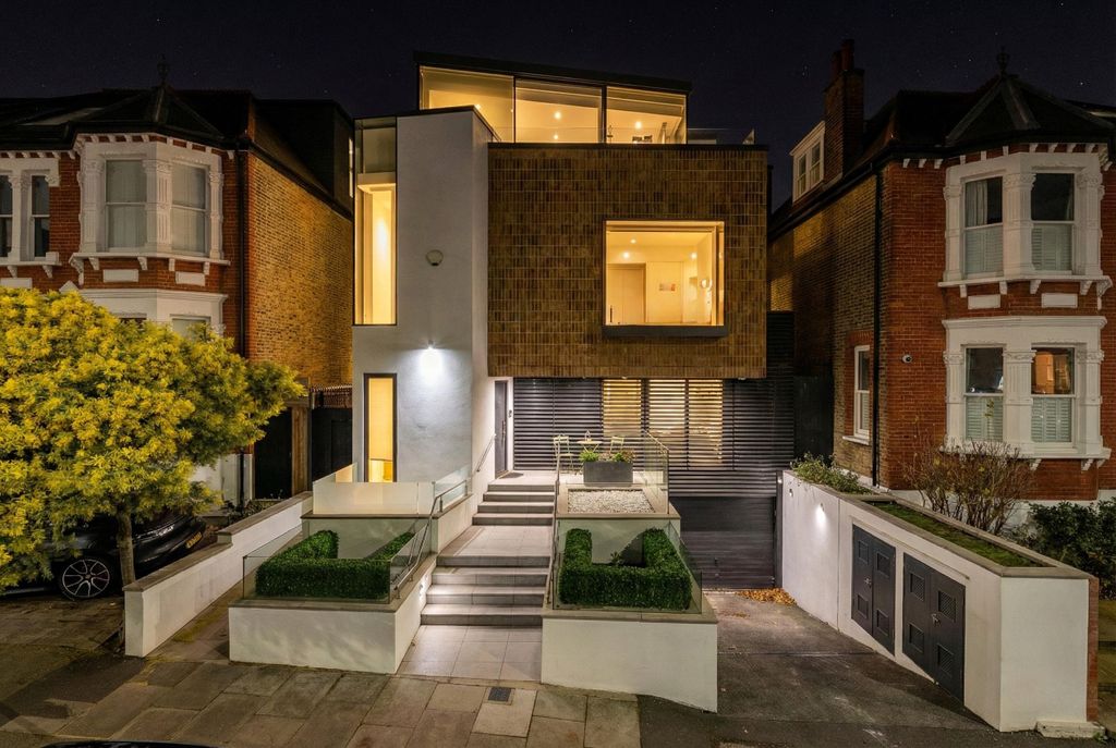 Property photo 1 of 16 Image