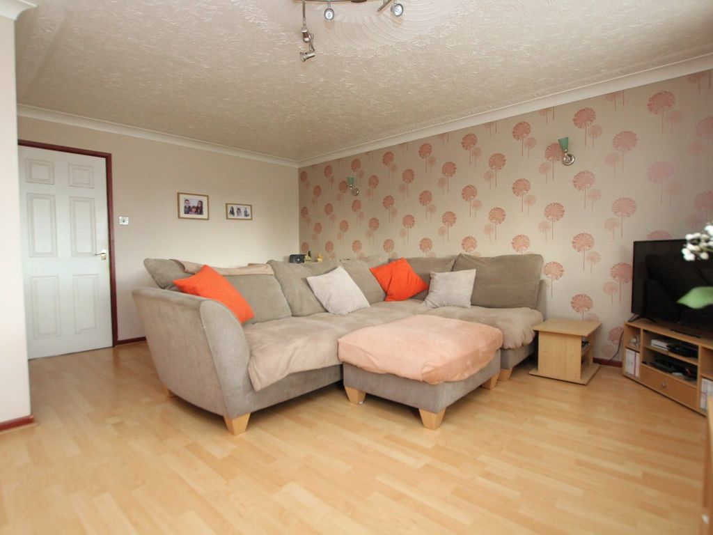 Property photo 2 of 20