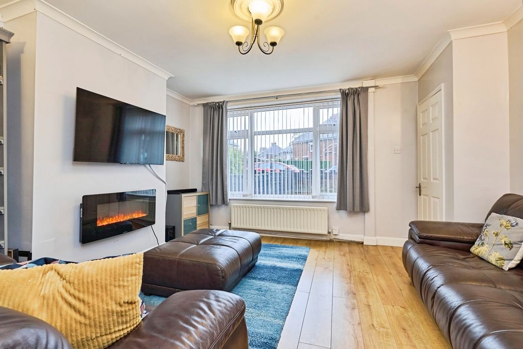 Property photo 2 of 25 Pbox-Img.Jpg