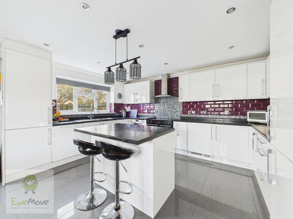 Property photo 3 of 26 Kitchen Dining Room