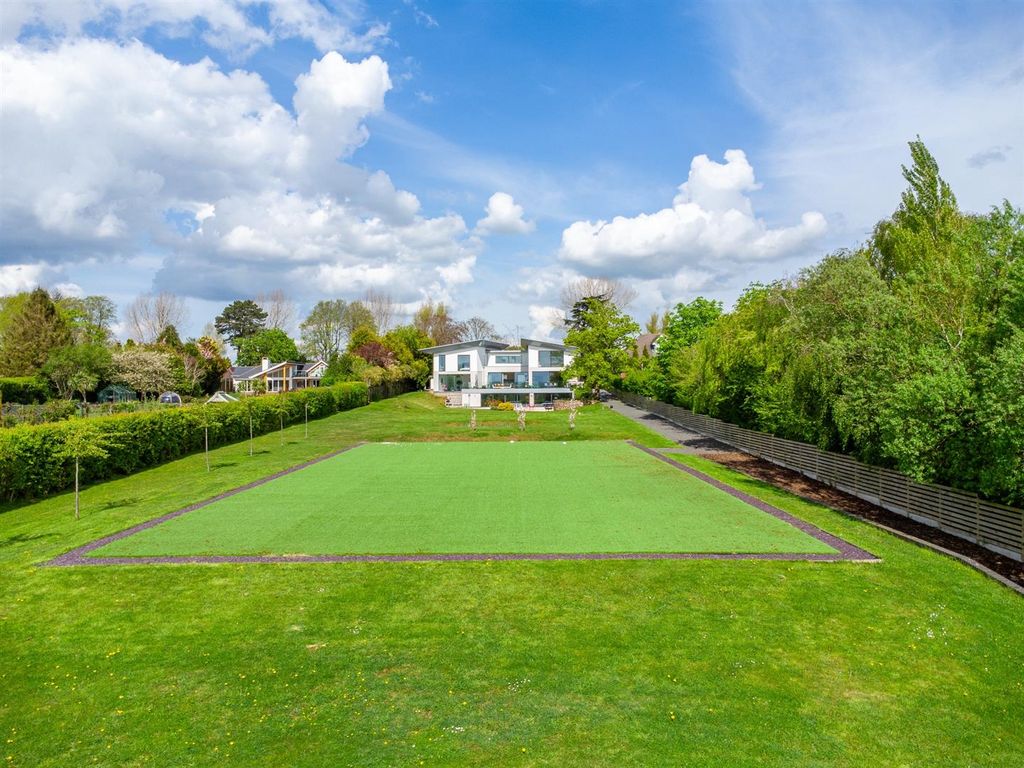 Property photo 1 of 24