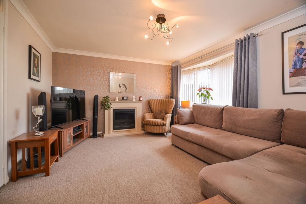 Property photo 2 of 22