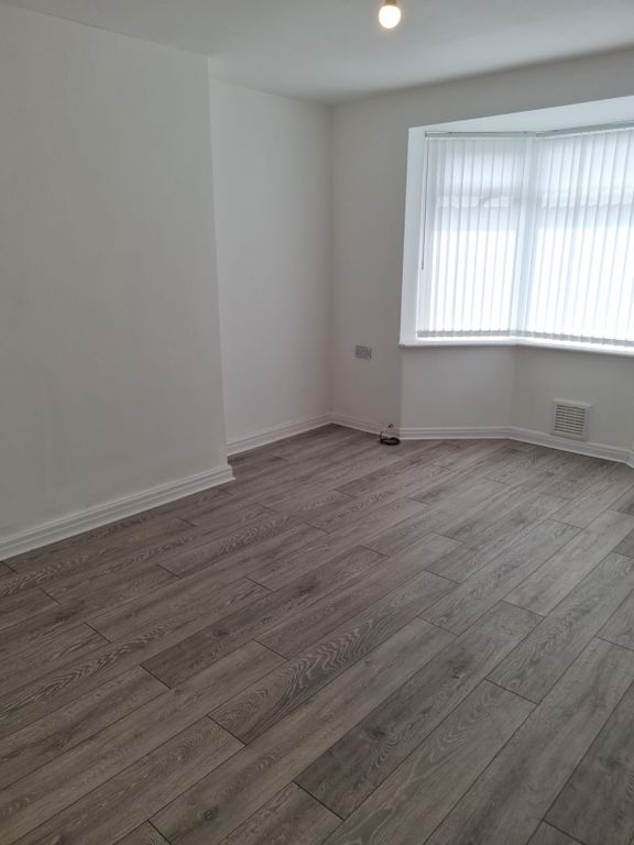 Property photo 3 of 20 Photo 8