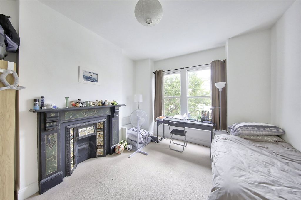 Property photo 3 of 11 Picture No. 16