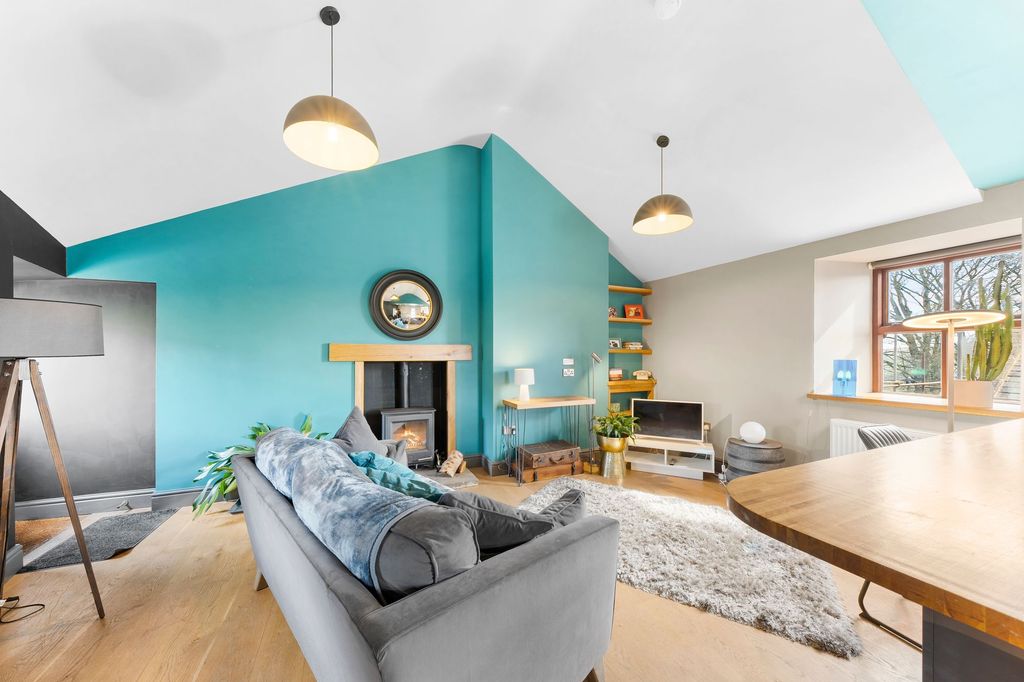 Property photo 2 of 24