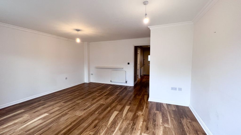 Property photo 2 of 9 Lounge