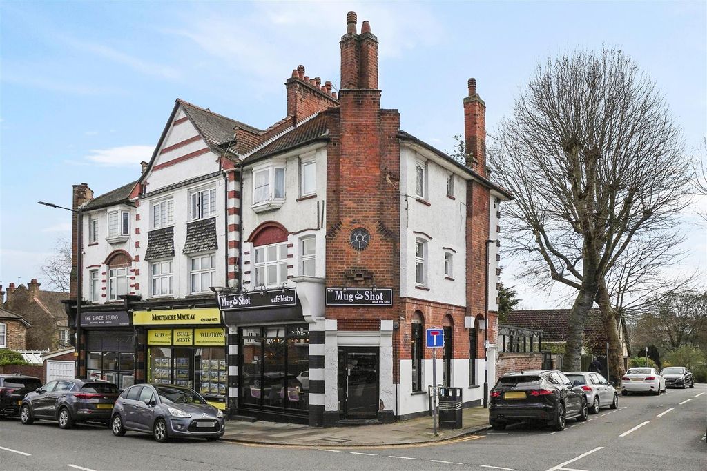 Property photo 1 of 14 Flat 21A, The Grangeway N21 2HD-No Watermark-14.Jp