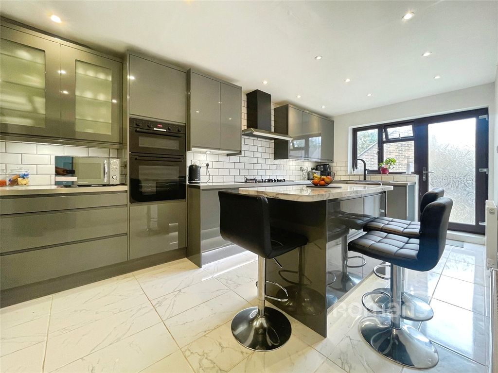 Property photo 2 of 16 Picture No. 05