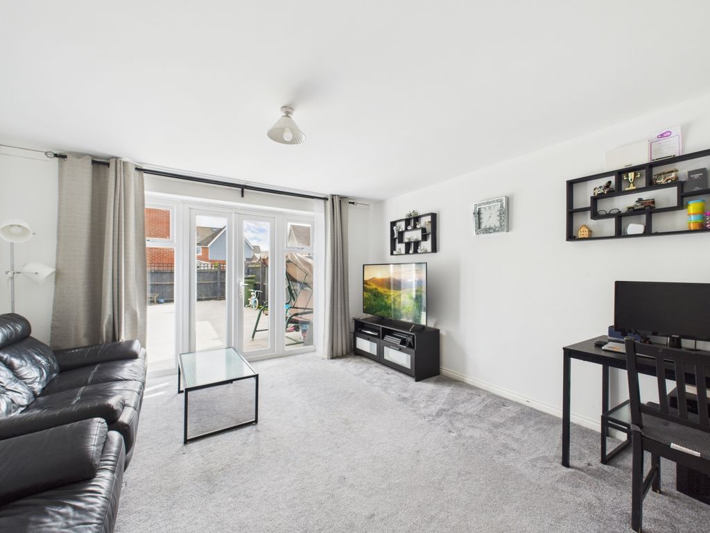 Property photo 2 of 22 Lounge