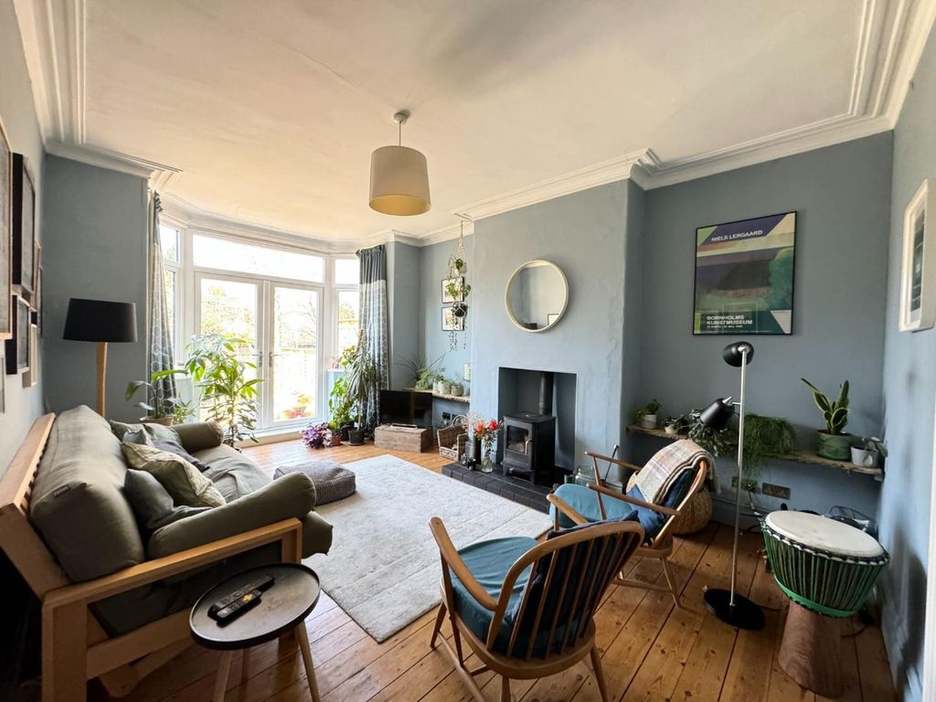 Property photo 2 of 38