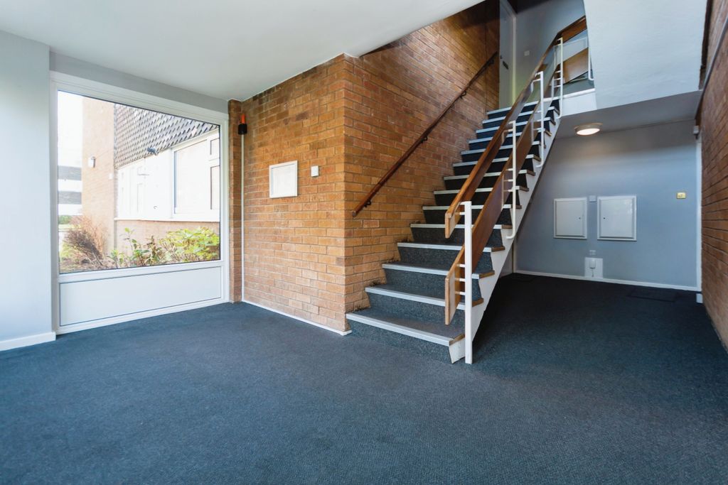 Property photo 2 of 16 Entrance