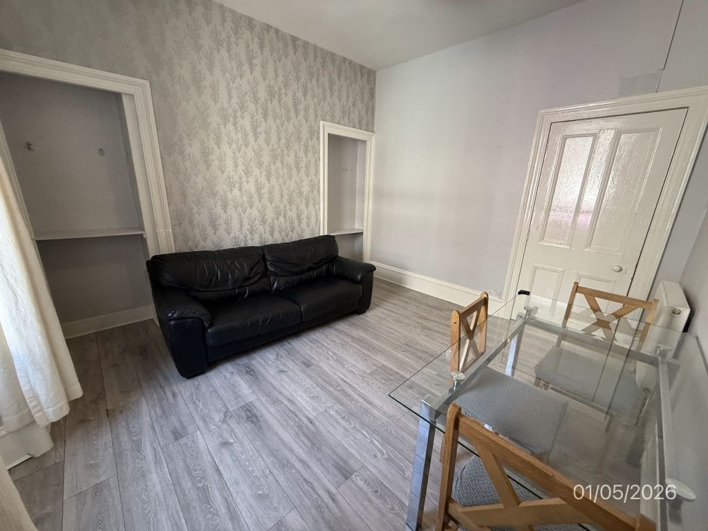 Property photo 1 of 11 Lounge