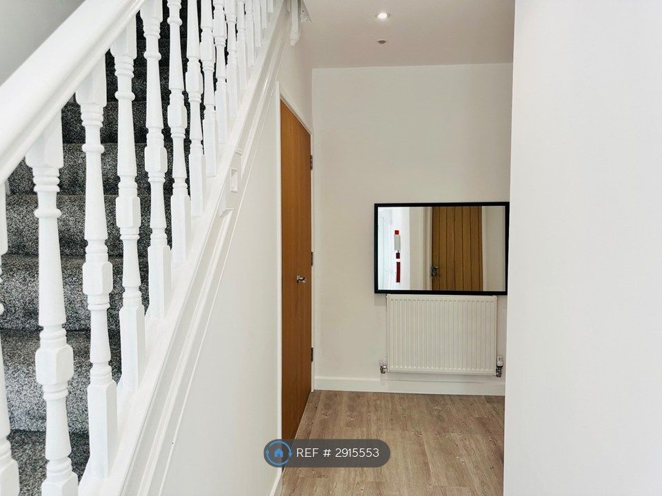 Property photo 3 of 35