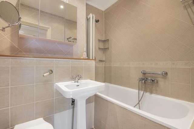 Property photo 3 of 9 Bathroom