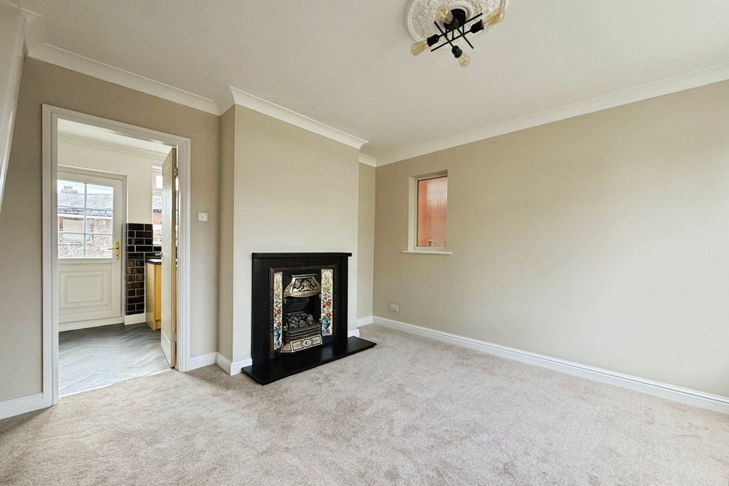 Property photo 3 of 13 4516328