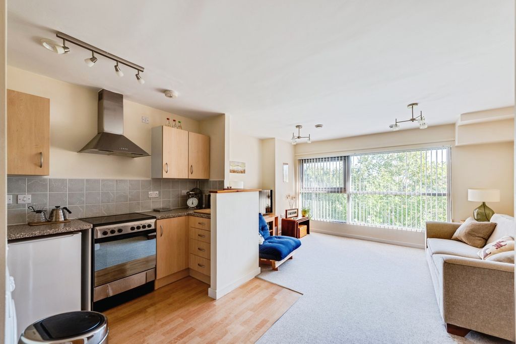 Property photo 2 of 16 Pbox-Img.Jpg