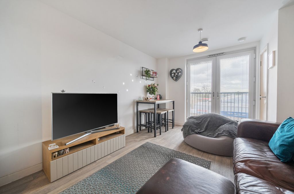 Property photo 3 of 8