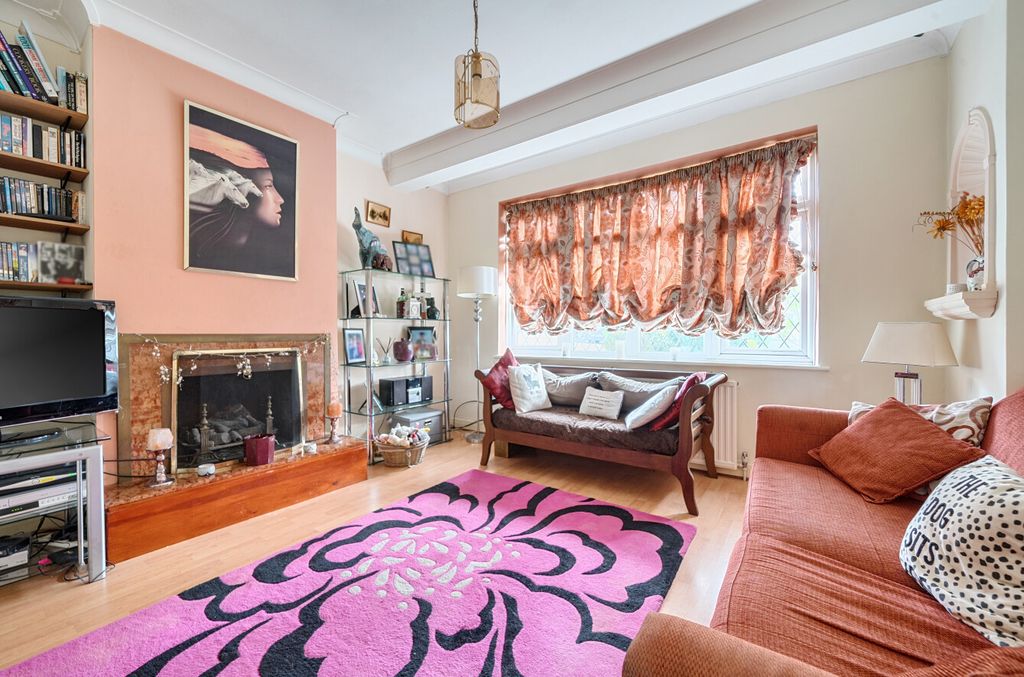 Property photo 3 of 23 1398115-14-697389...