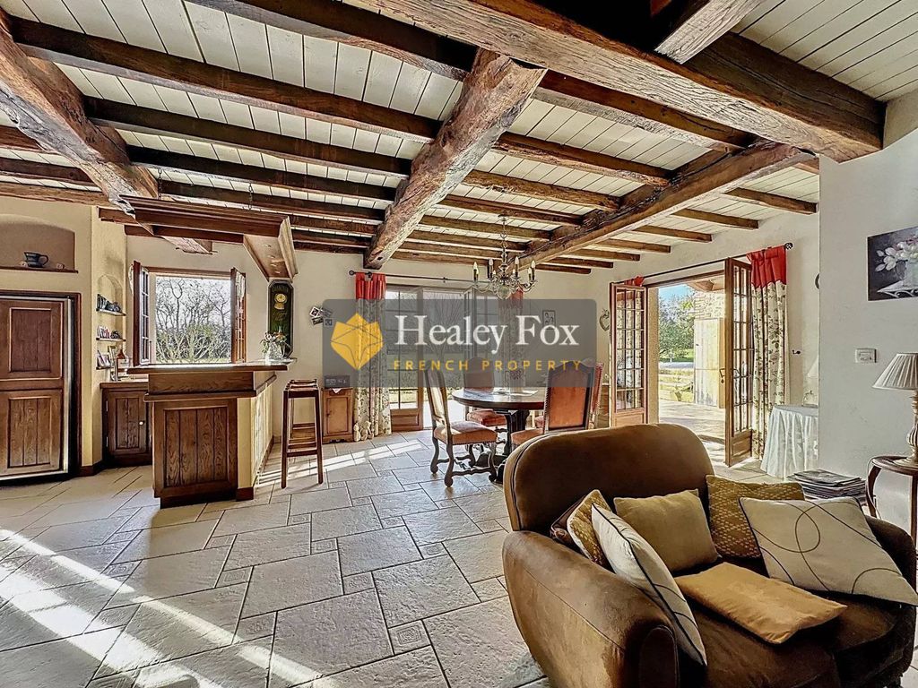 Property photo 2 of 26