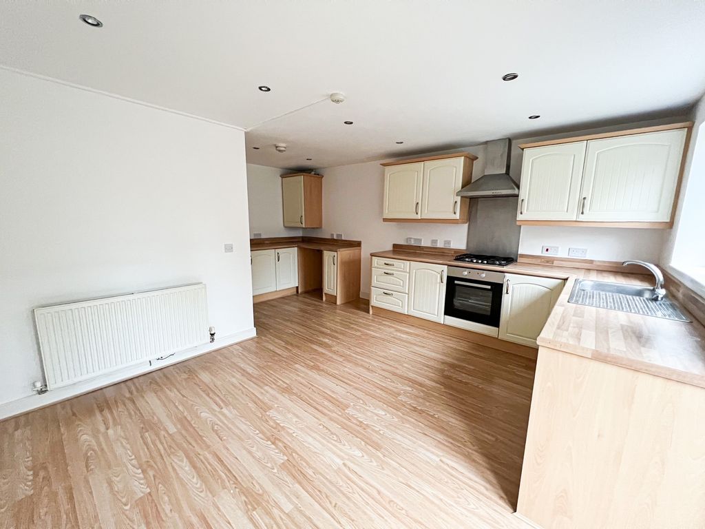 Property photo 1 of 21 Kitchen