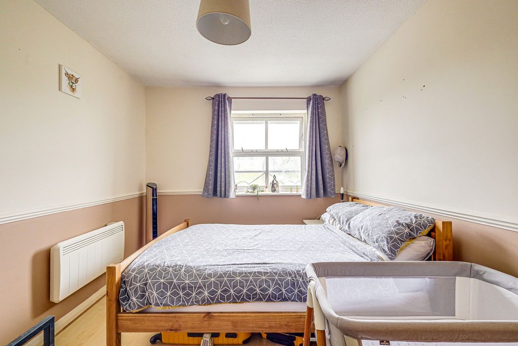 Property photo 3 of 12