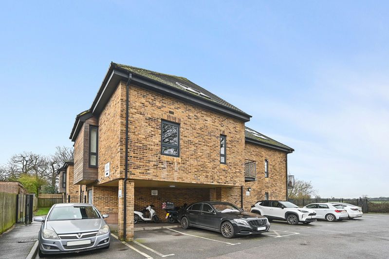 Property photo 1 of 12 Photo 7