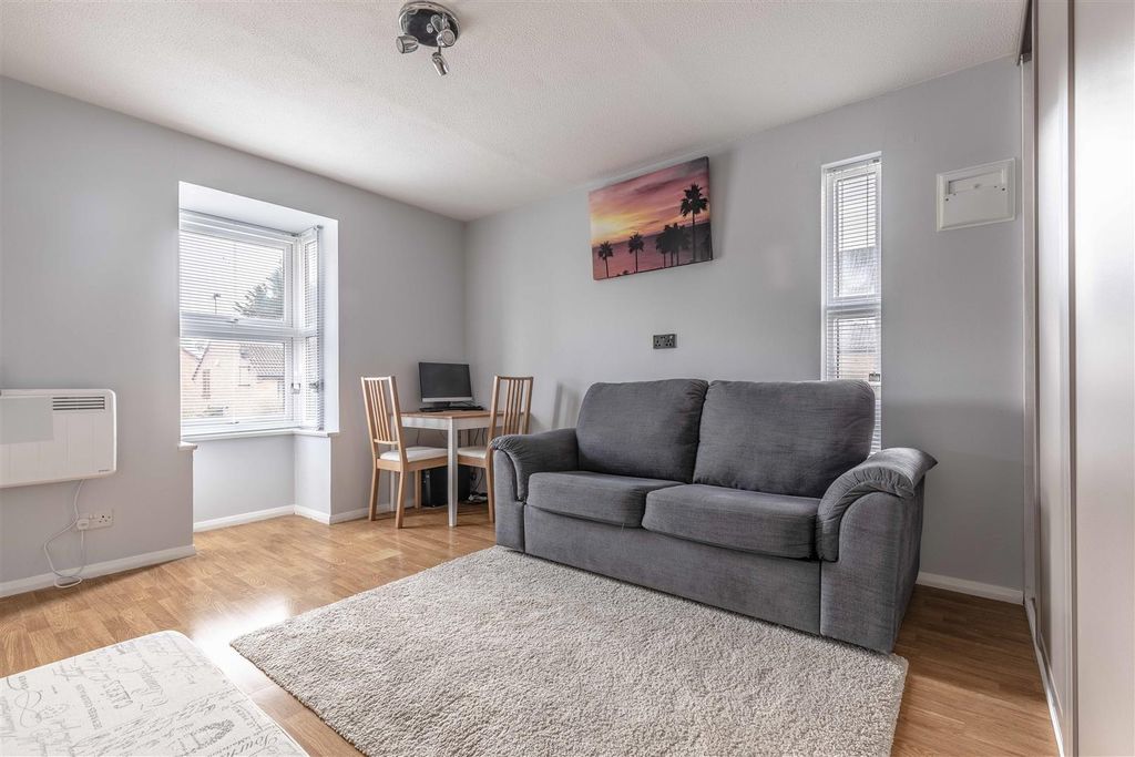 Property photo 2 of 10 Rh326 (3 Of 12).Jpg